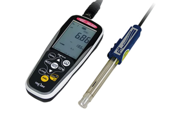 Portable pH/ORP/ion meter